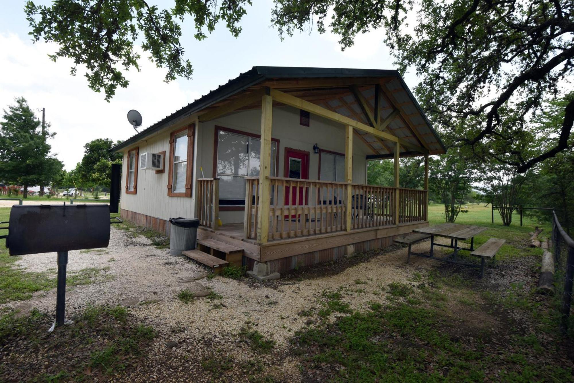River Bluff Cabins Rio Frio Екстер'єр фото