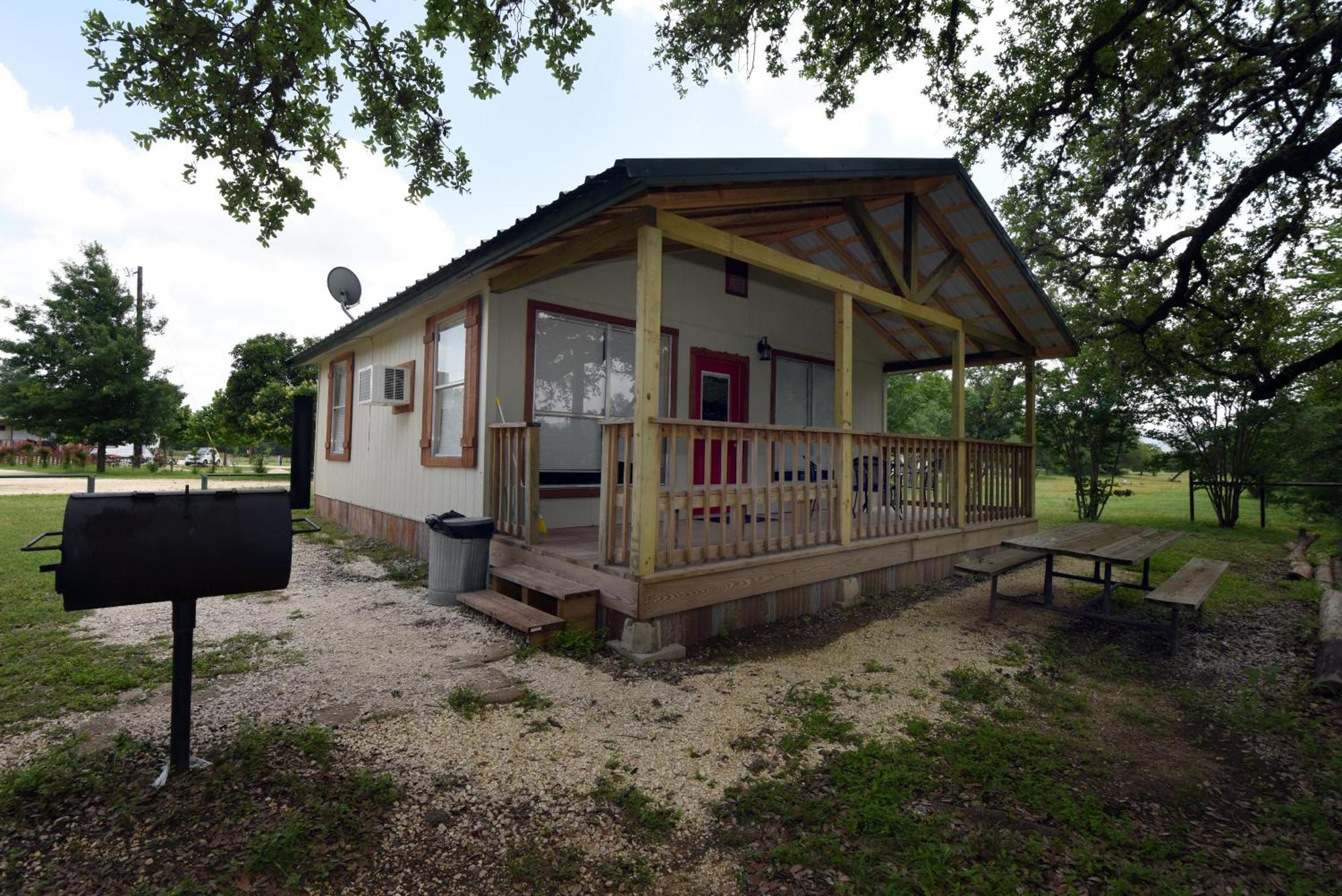 River Bluff Cabins Rio Frio Екстер'єр фото