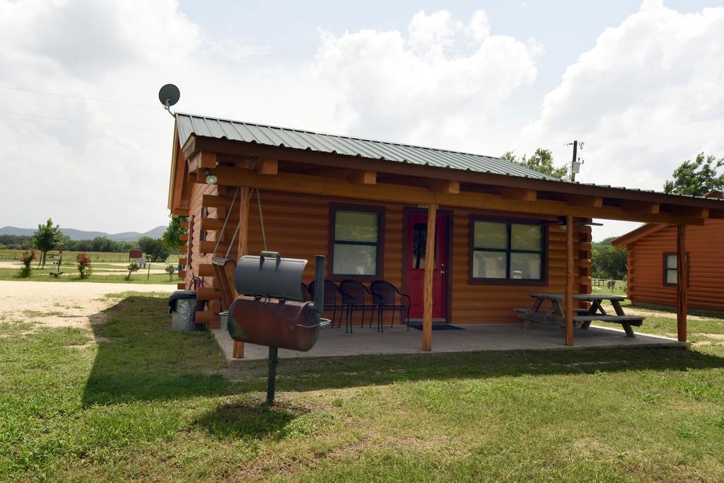 River Bluff Cabins Rio Frio Екстер'єр фото